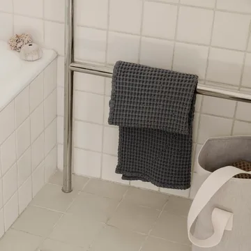 Handduk ekologisk bomull grå - 50x100 cm - Ferm Living
