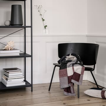 Herman loungestol med stoppad sits - svart med lädersits - Ferm Living