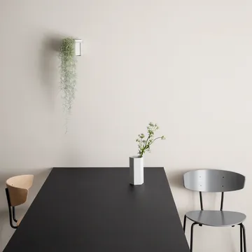Herman Stol - Valnöt, svart stålstativ - Ferm Living