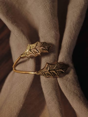 Holly leaf servettring Ø5,3 cm 4-pack - Brass - Ferm Living