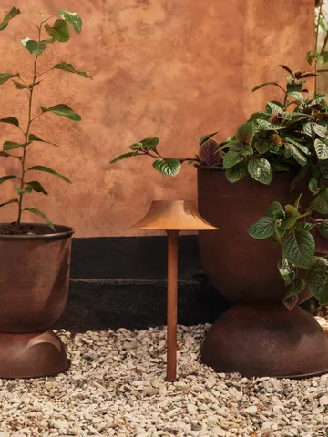 Hourglass kruka liten Ø30 cm - Rust - Ferm Living