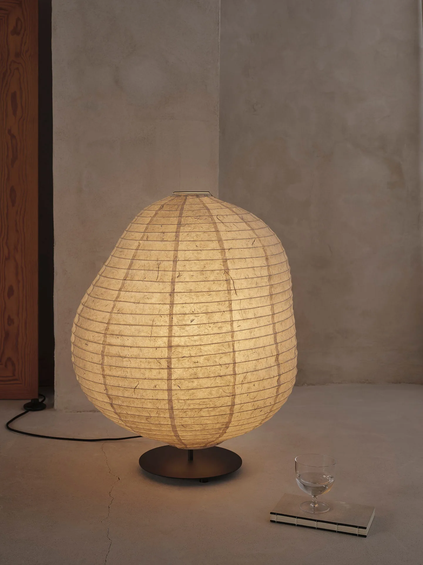 Kurbis golvlampa low, Natural-black Ferm Living