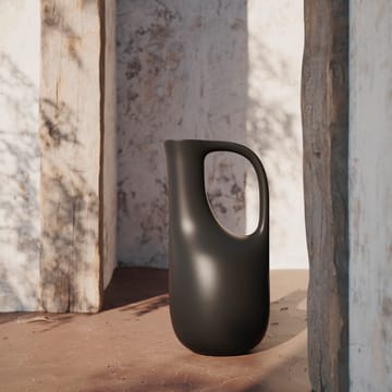 Liba vattenkanna - Black - Ferm Living