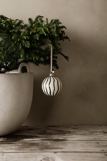 Lines julkulor Ø8 cm 4-pack - Grön - Ferm Living