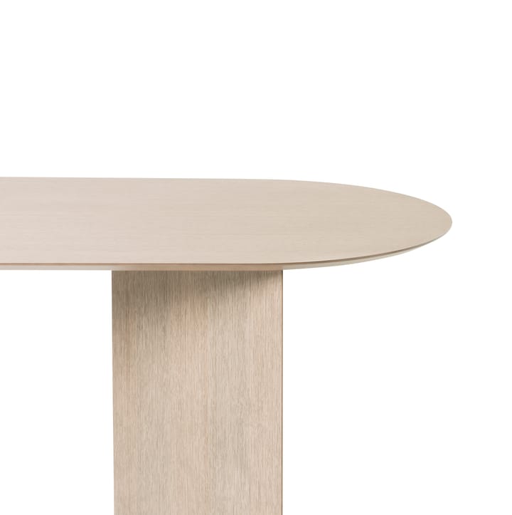 Mingle matbord ovalt, oak natural veneer, vinkelben ek Ferm Living