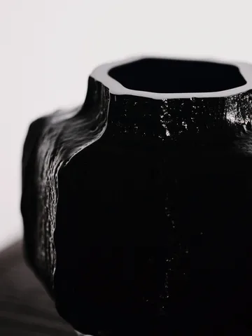 Mokuri vas - Black, 15 cm - Ferm Living
