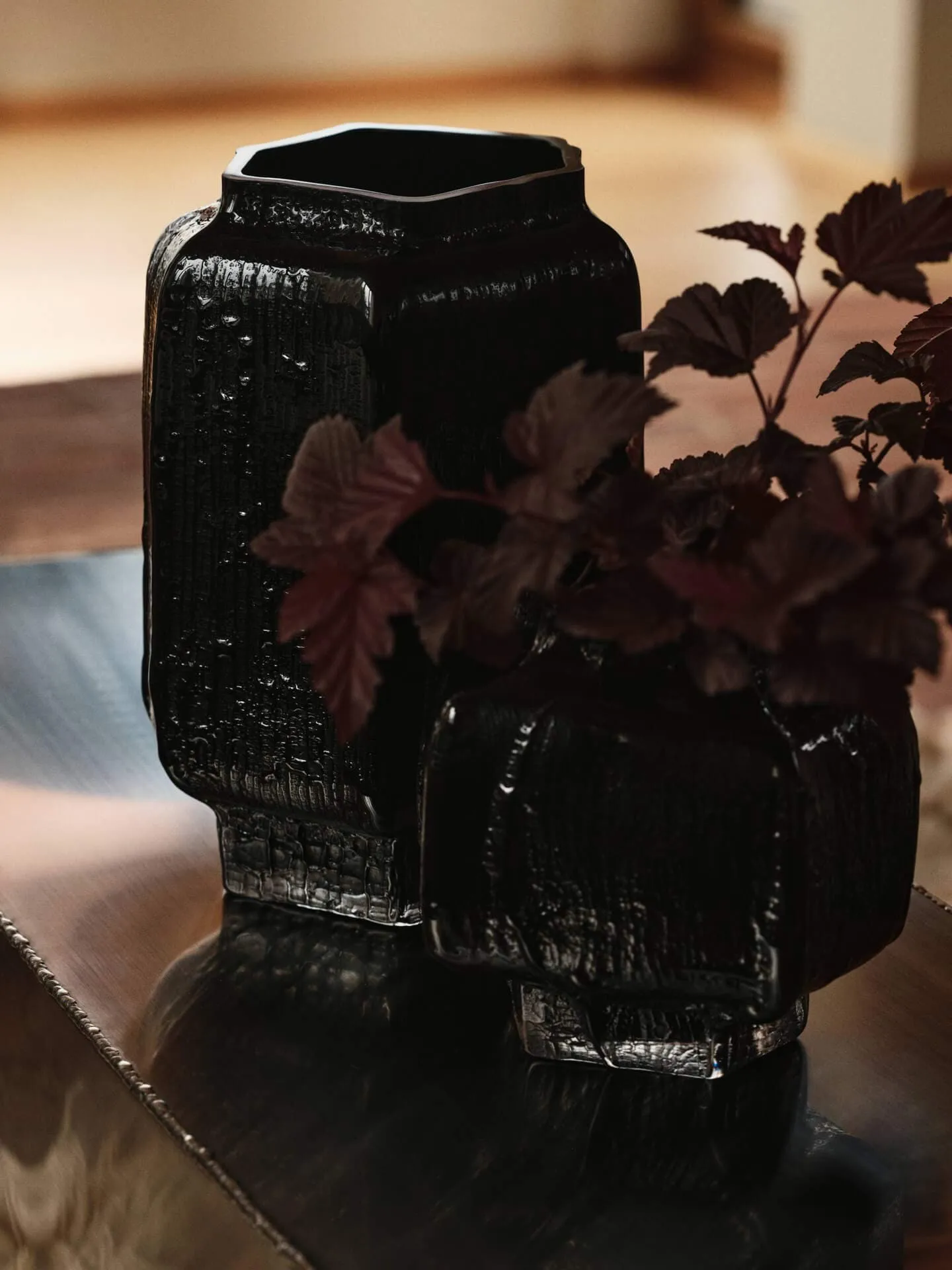 Mokuri vas, Black, 25 cm Ferm Living