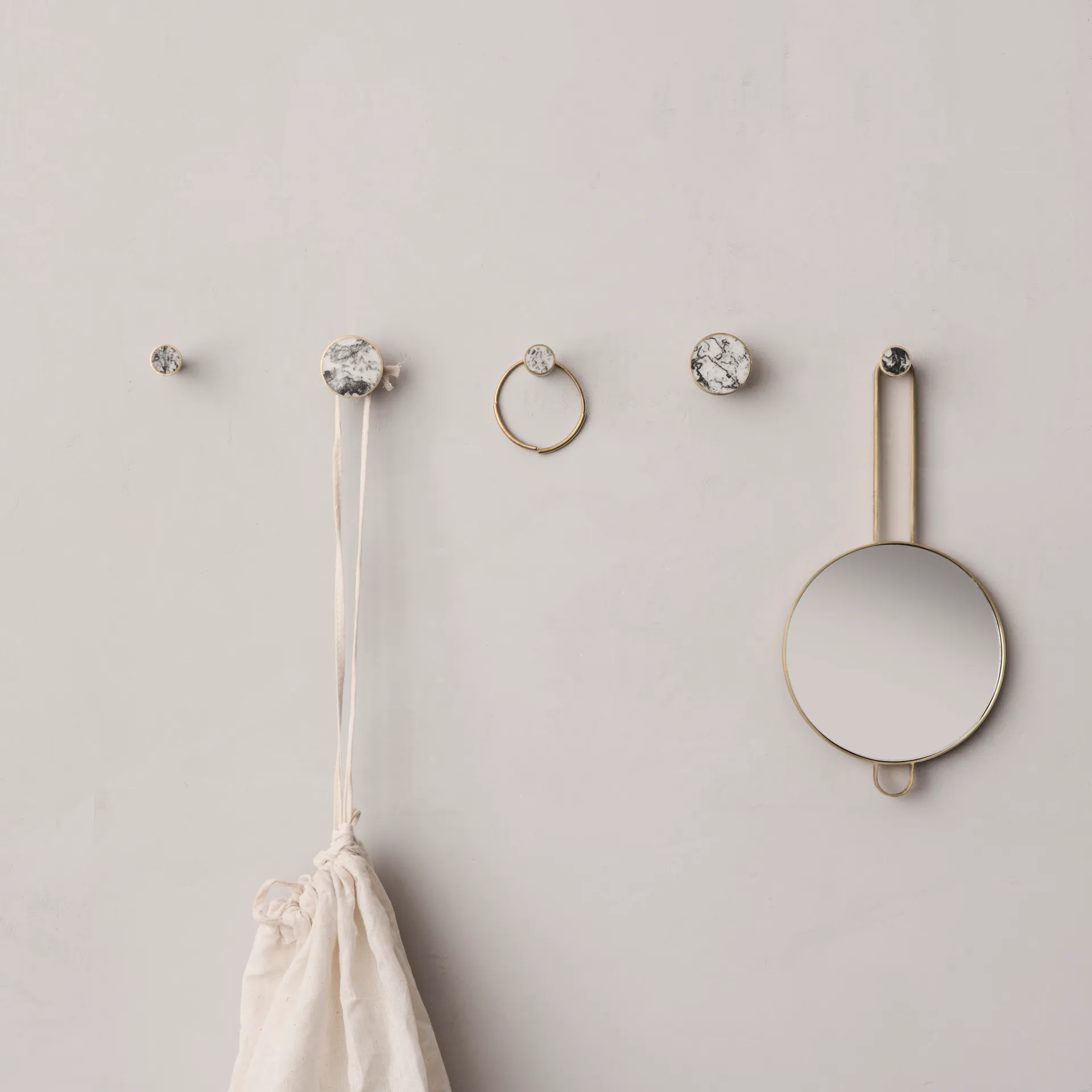 Poise handspegel, mässing Ferm Living