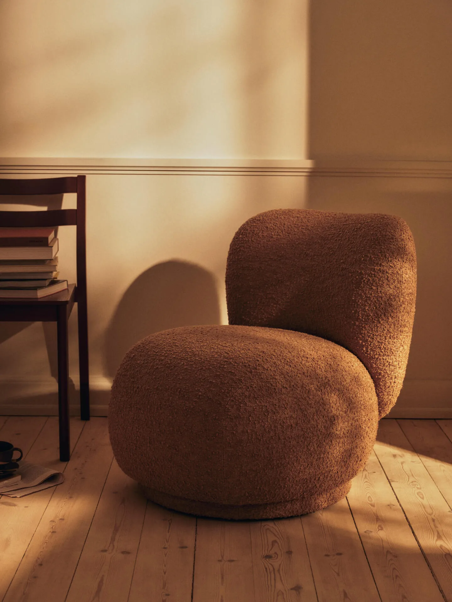 Rico lounge chair raw bouclé piccolo fåtölj, Tan Ferm Living