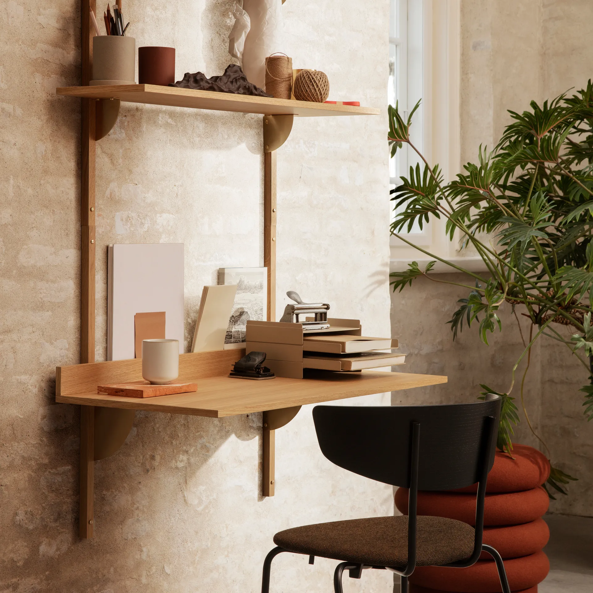 Sector skrivbord, Oak-brass Ferm Living