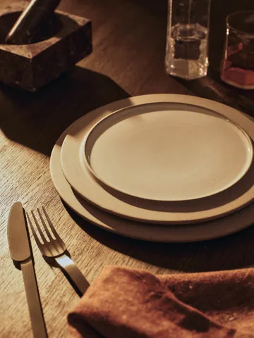 Sonae tallrik 2-pack - Grey-white, Ø25 cm - Ferm Living