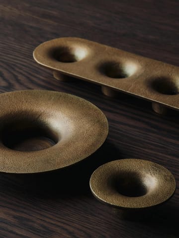 Soothe blockljusstake Ø16 cm - Brass Finish - Ferm Living