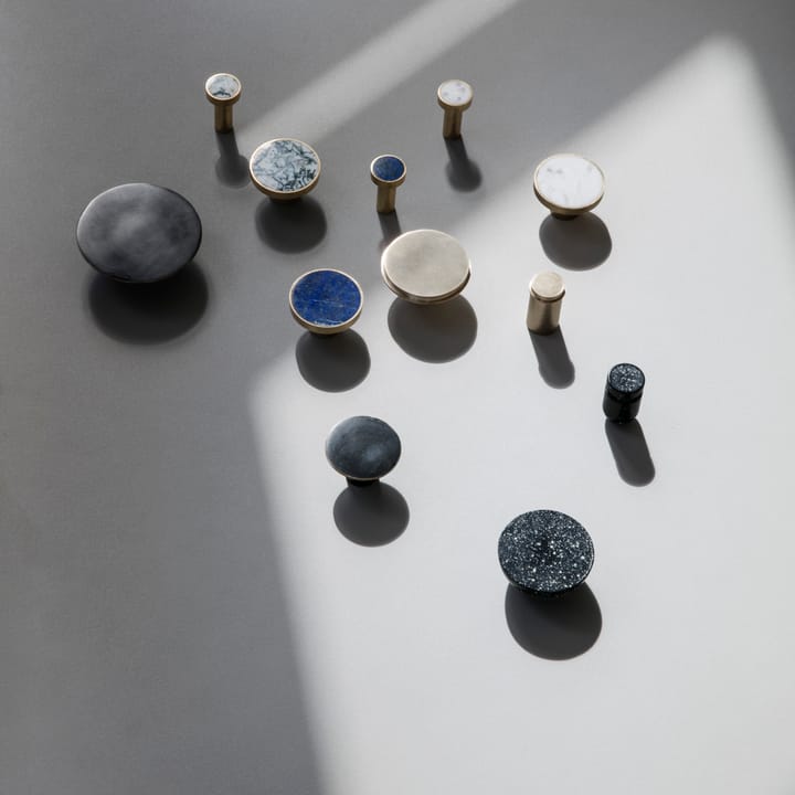 Stone krok stor - vit marmor-mässing - Ferm LIVING
