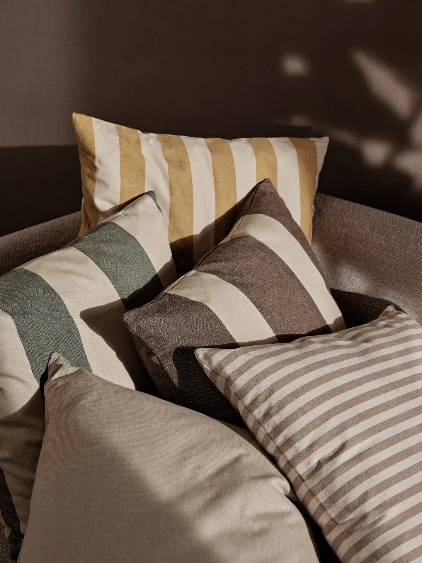 Strand outdoor kuddfodral 50x50 cm, Warm yellow-parchment Ferm Living