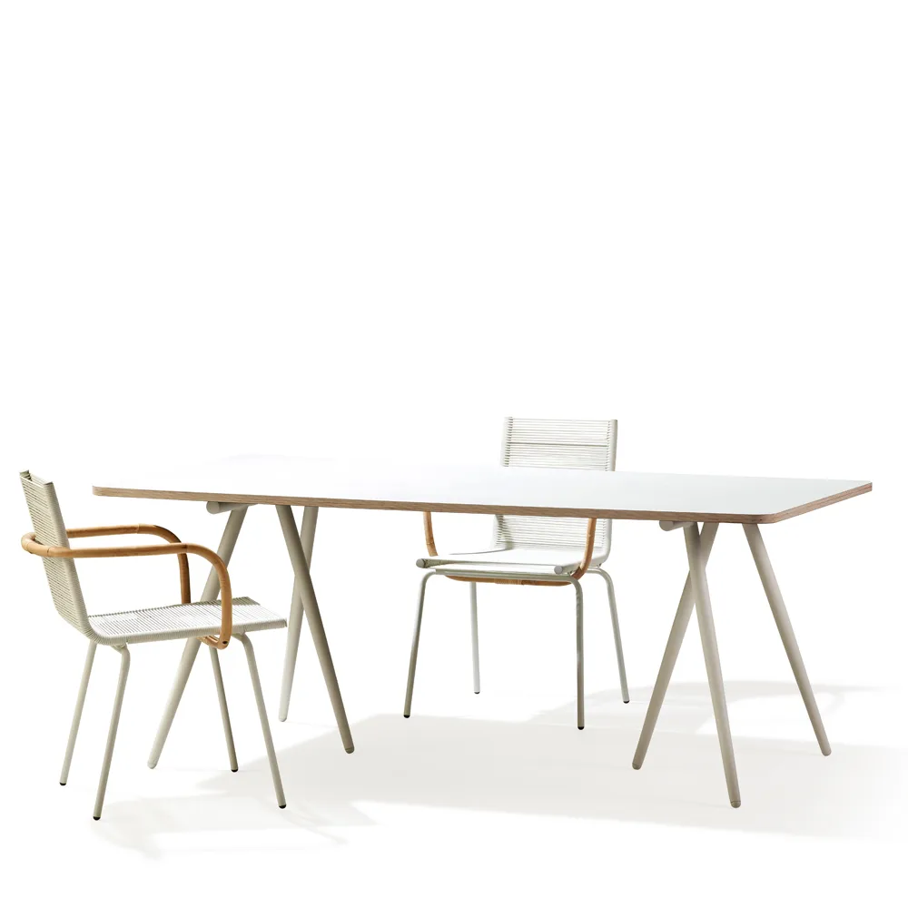 Turn Dagbädd, tyg fiord by kvadrat dark grey, svart stativ Ferm Living