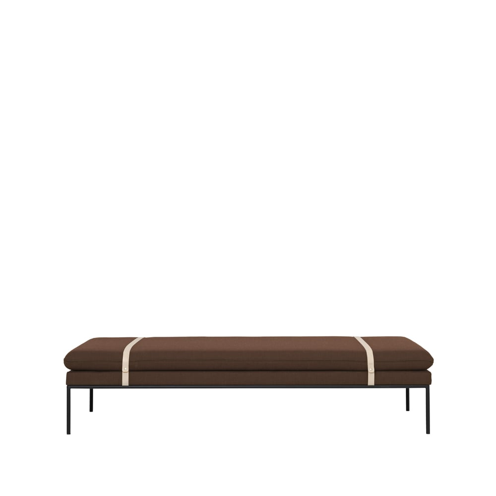 Ferm Living Turn Dagbädd tyg fiord by kvadrat rust, svart stativ