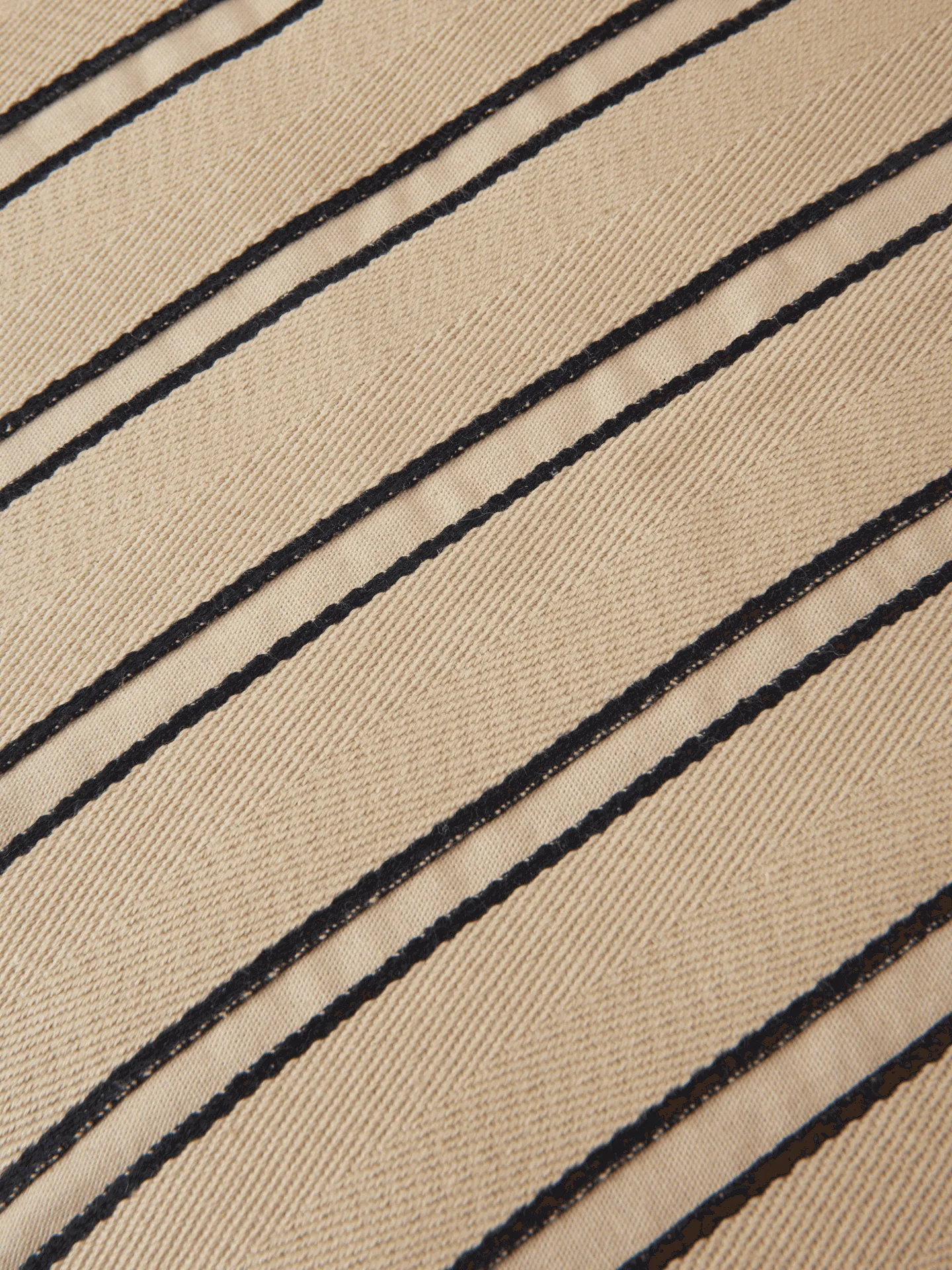 Twill bolster cylinderkudde, Cashmere-black Ferm Living
