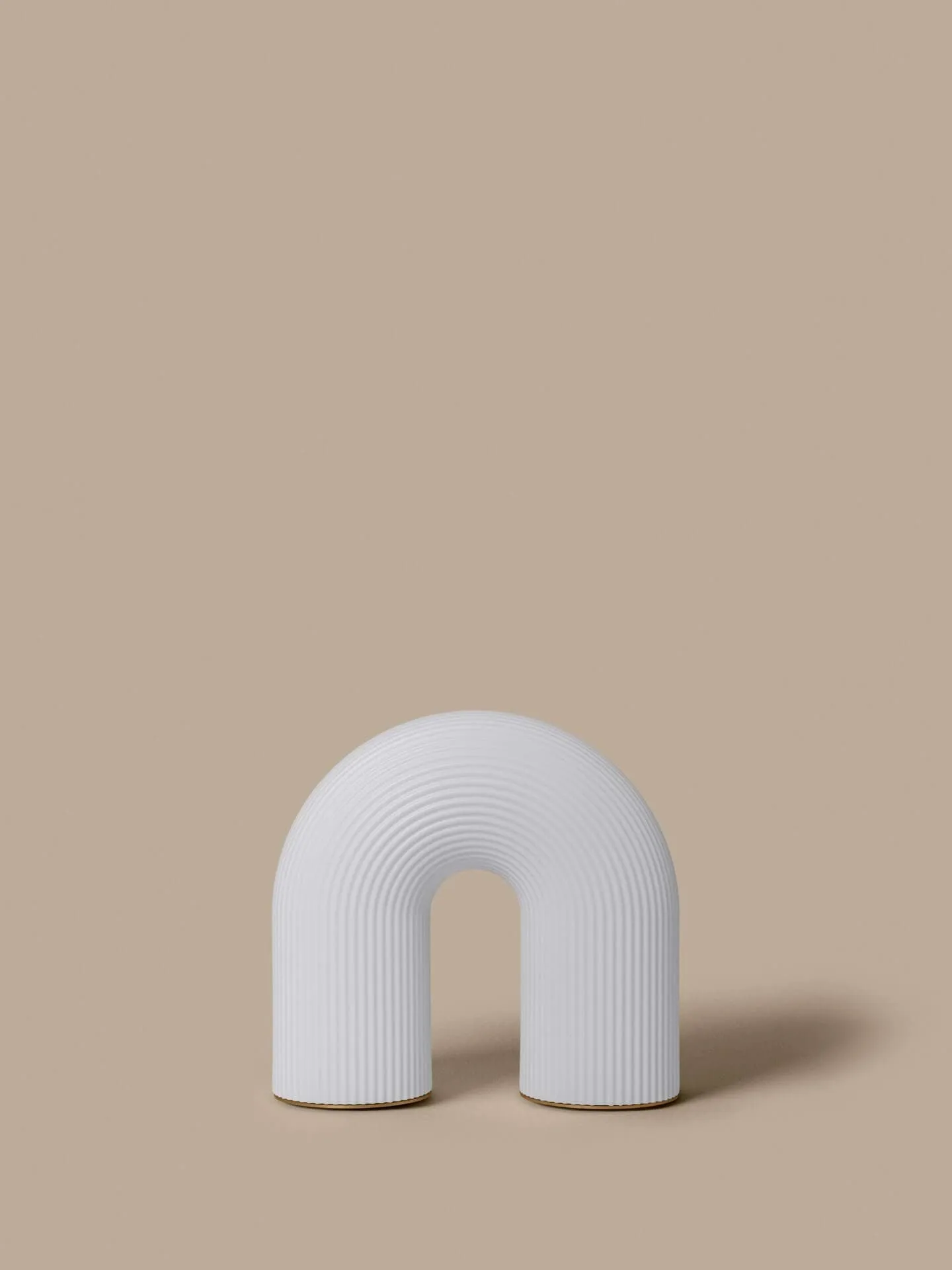 Vuelta outdoor portable bordslampa, White, 25 cm Ferm Living