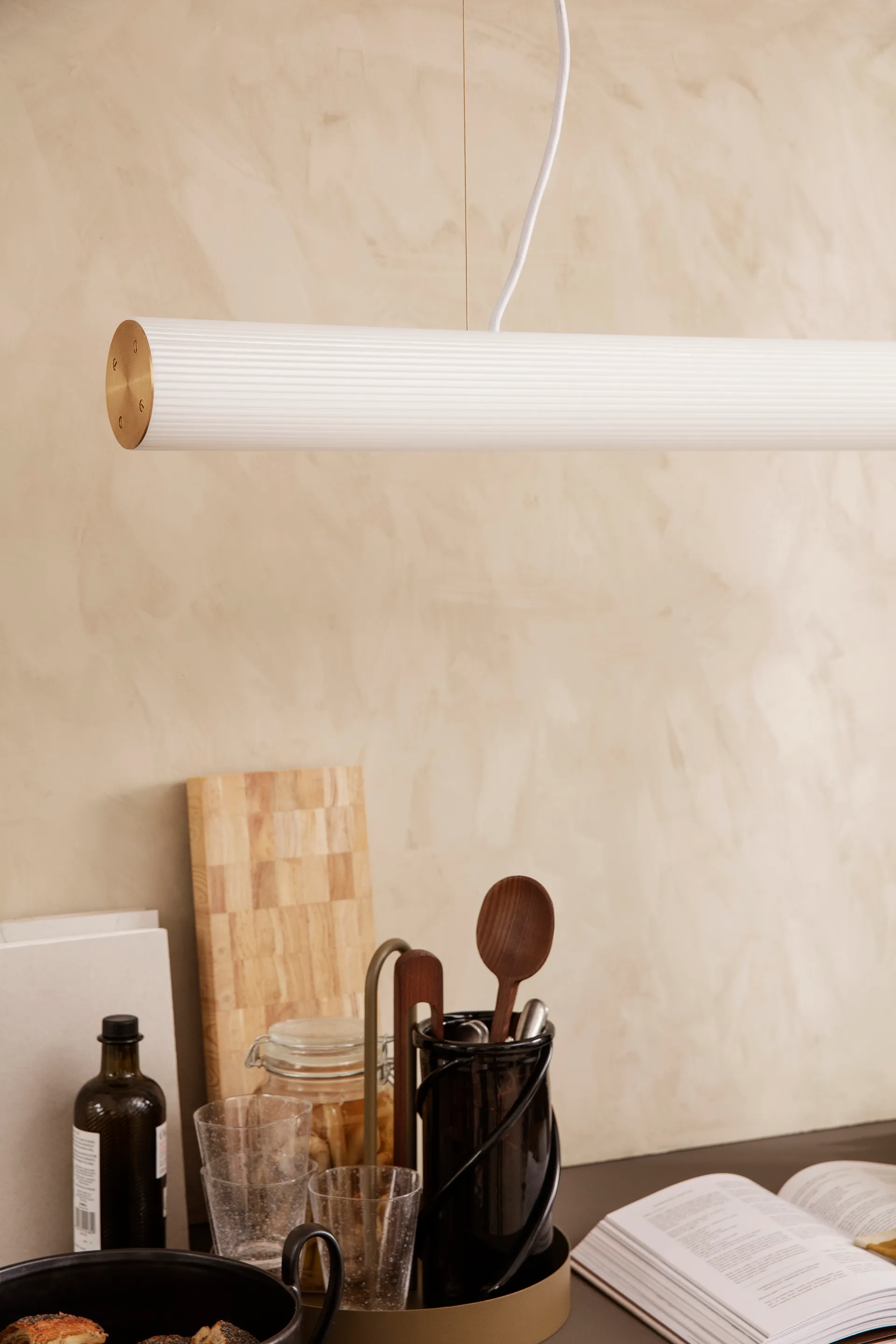 Vuelta pendel II 100, White-brass Ferm Living