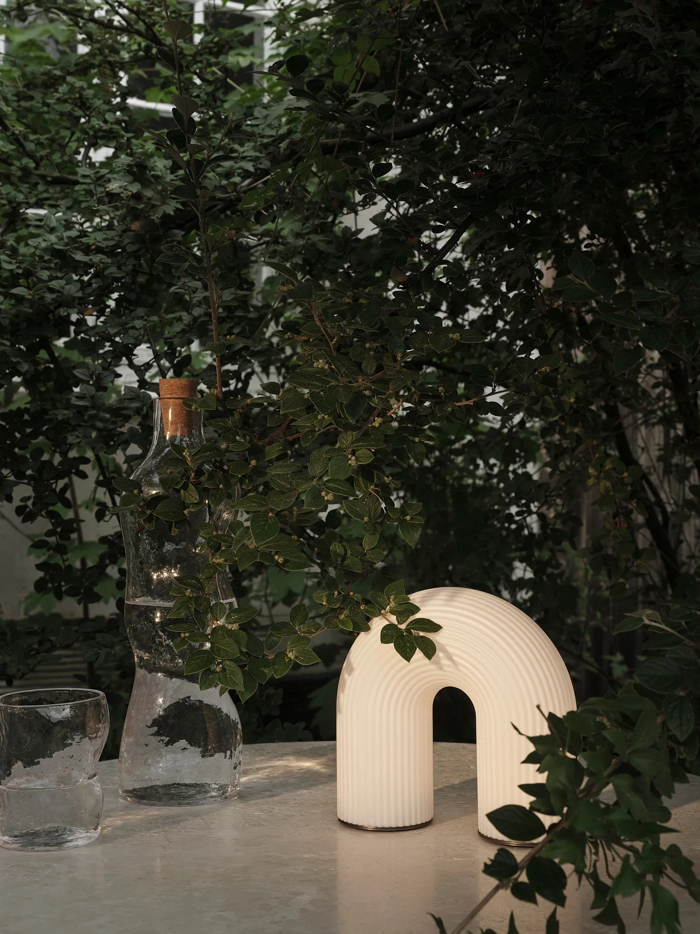 Vuelta portable bordslampa, White Ferm Living