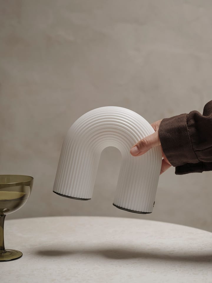 Vuelta portable bordslampa, White Ferm Living