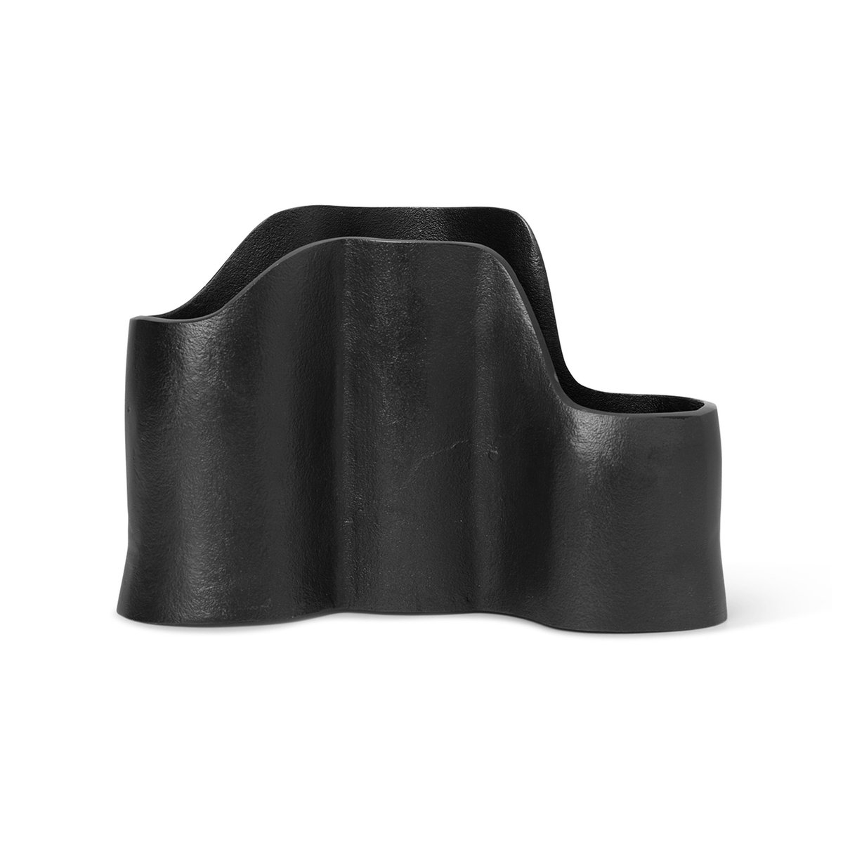 Ferm Living Yama pennställ Svärtad aluminium | Skandinavisk Design | Boxar & Askar | Svart
