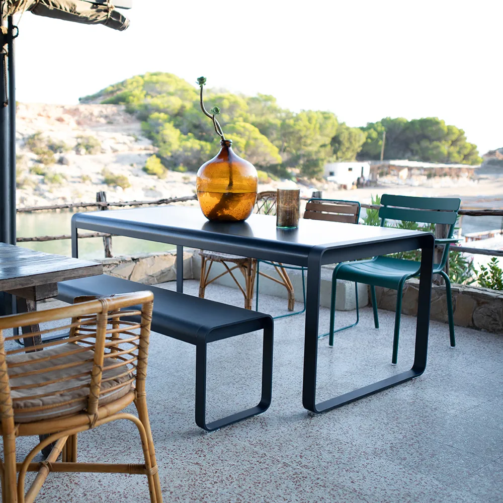 Bellevie matbord, chili Fermob