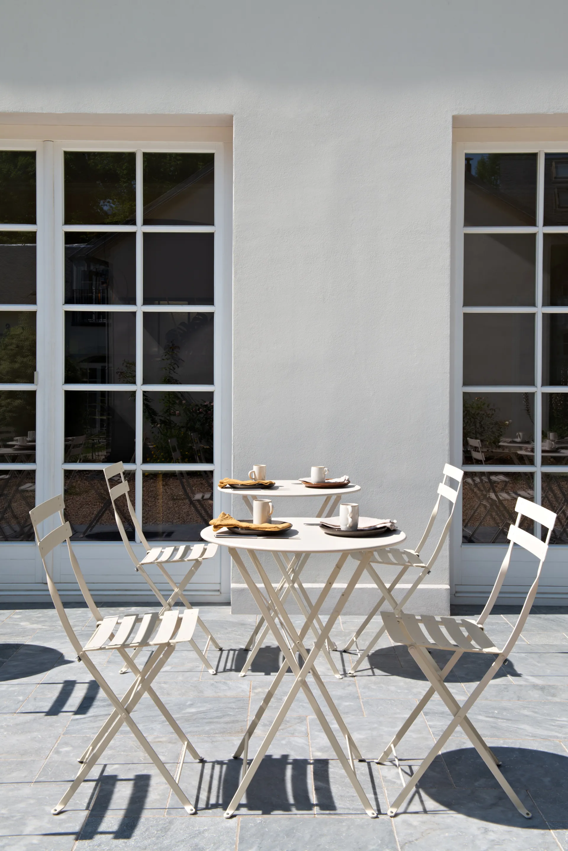 Bistro bord 117x77 cm + 4 stolar, Latte beige,  Fermob