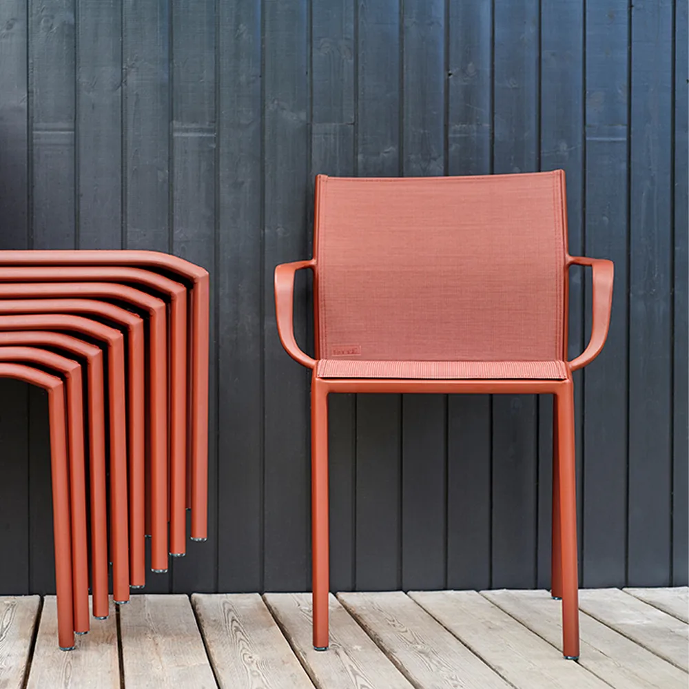 Cadiz karmstol, Red ochre (röd) Fermob