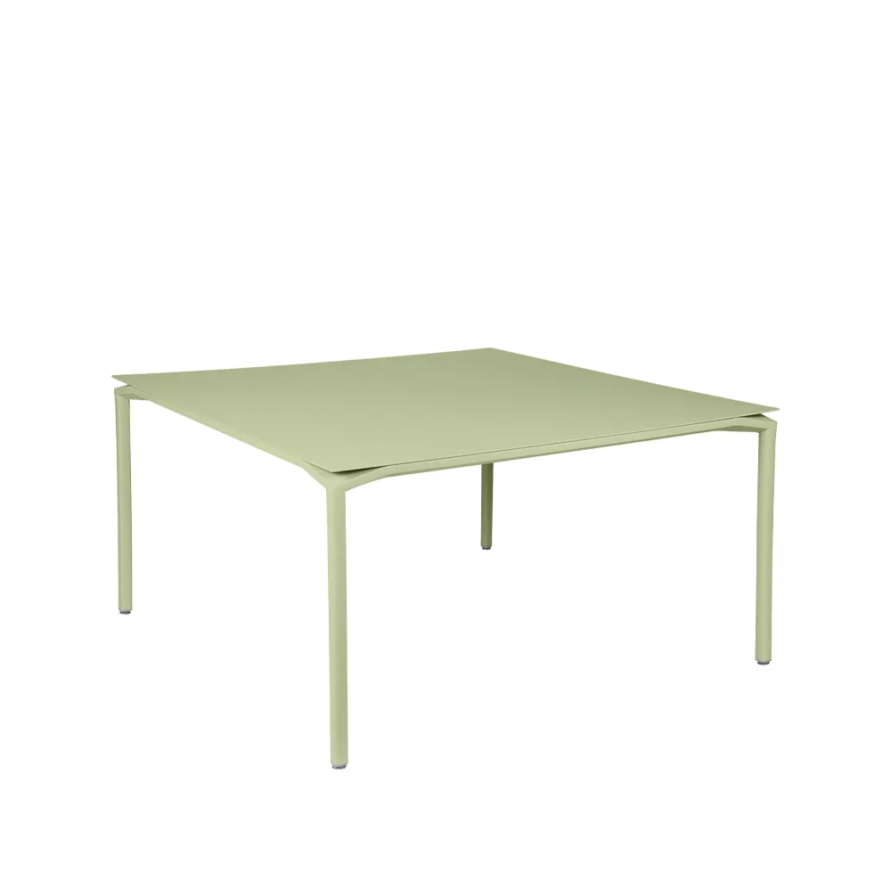Calvi bord kvadratiskt 140x140 cm, willow green Fermob