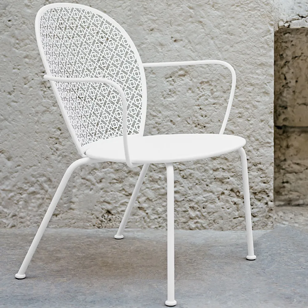 Lorette karmstol låg, cotton white Fermob