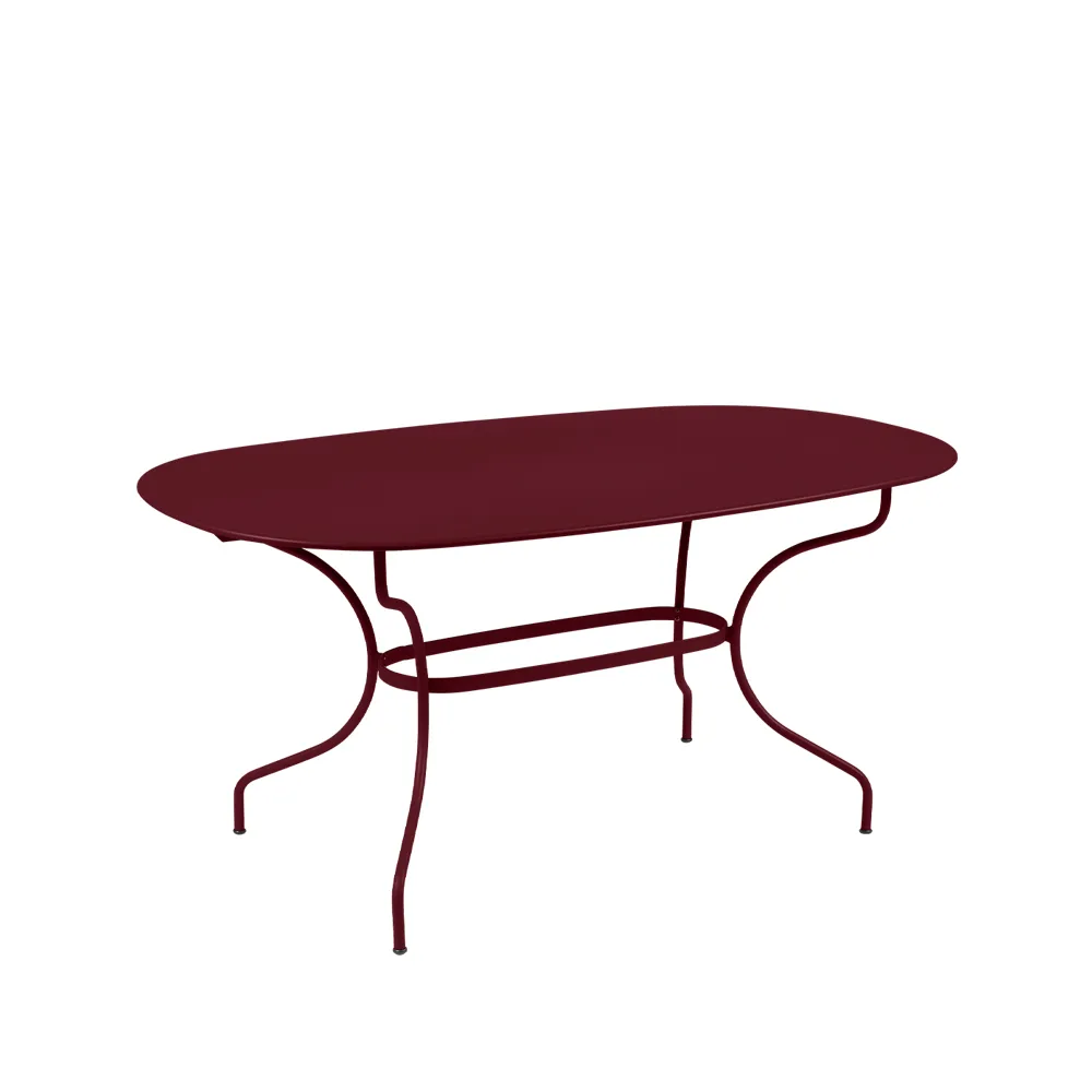 Opera+ bord ovalt, Black cherry (vinröd) Fermob
