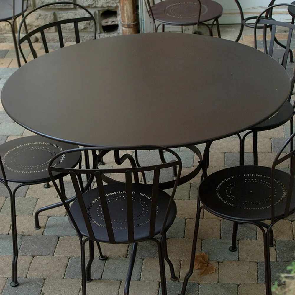 Romane bord runt, black cherry Fermob