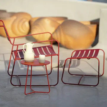 Surprising fotpall - clay grey - Fermob