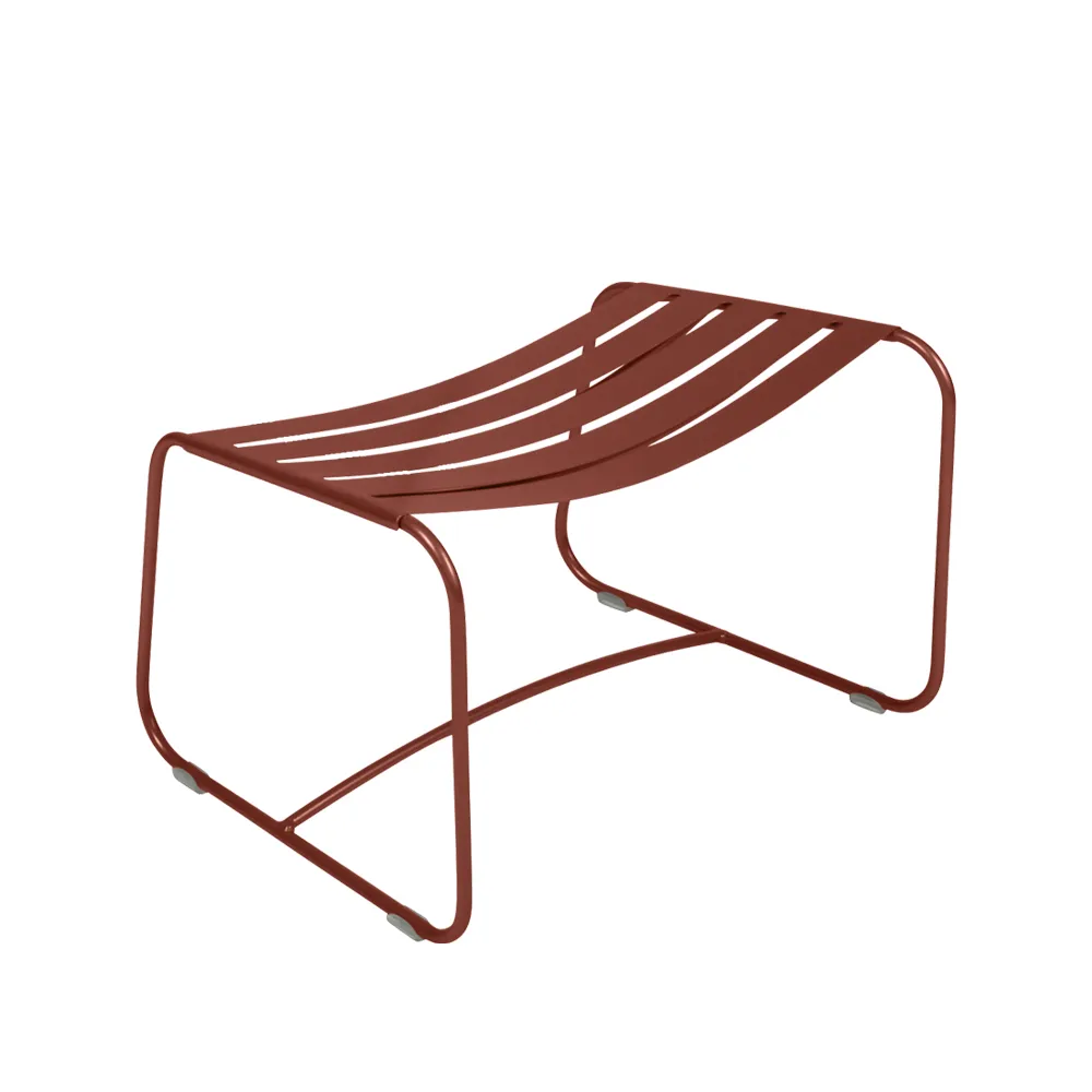 Surprising fotpall, red ochre Fermob