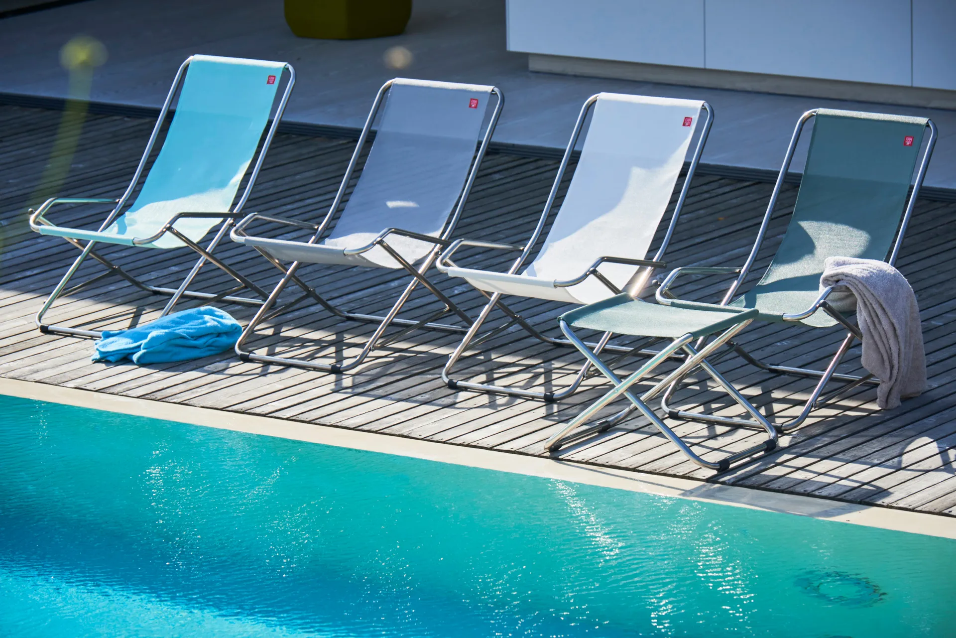 Dondolina solstol, White-grey Fiam