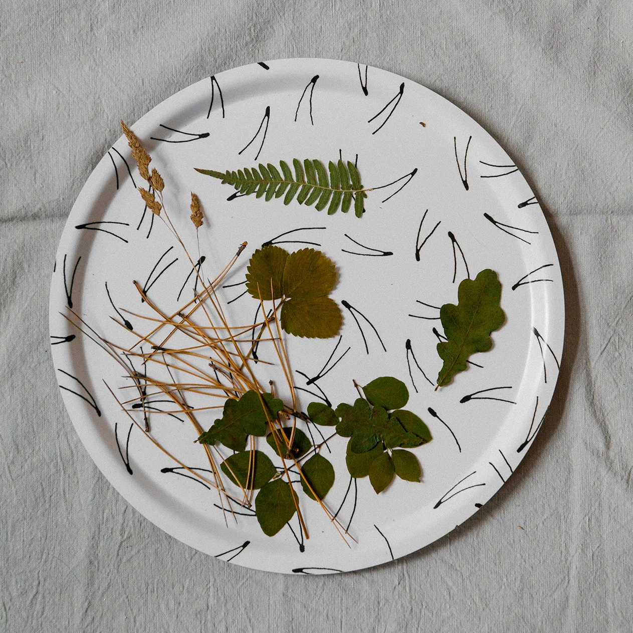 Barr bricka Ø38 cm, Svart-vit Fine Little Day