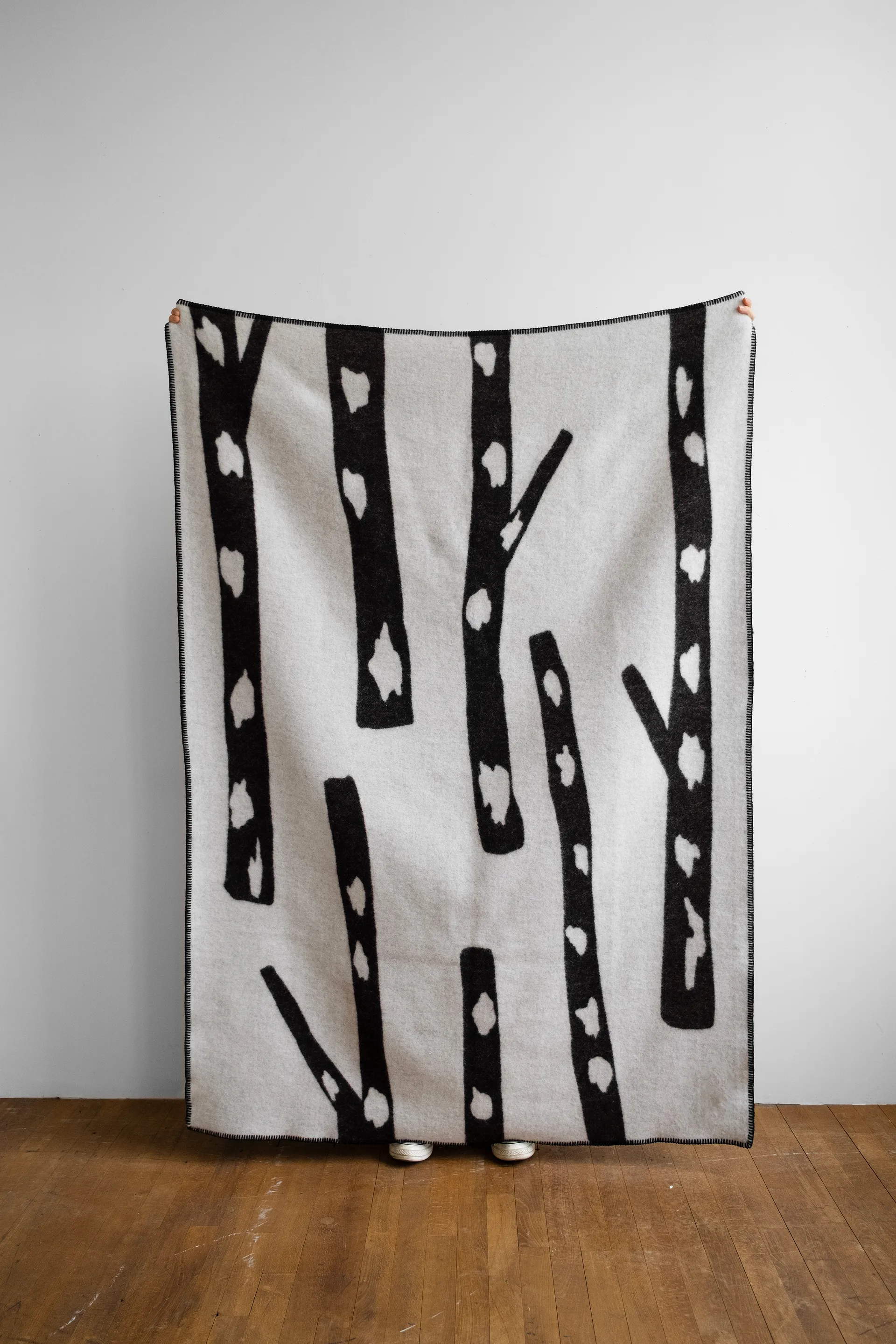 Birch filt 130x180 cm, Black-white Fine Little Day