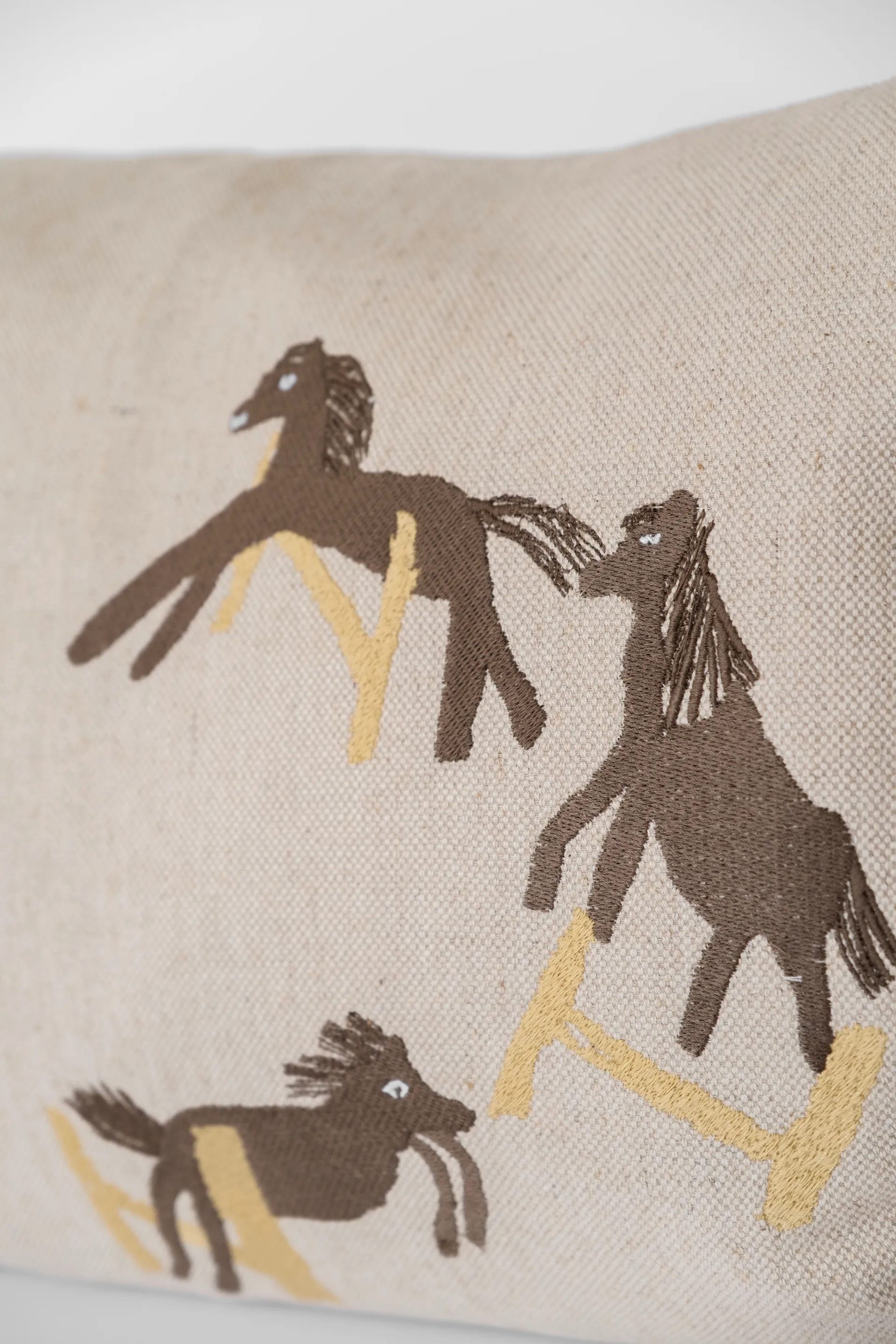 Jumping horse kuddfodral 38x58 cm, Natur Fine Little Day