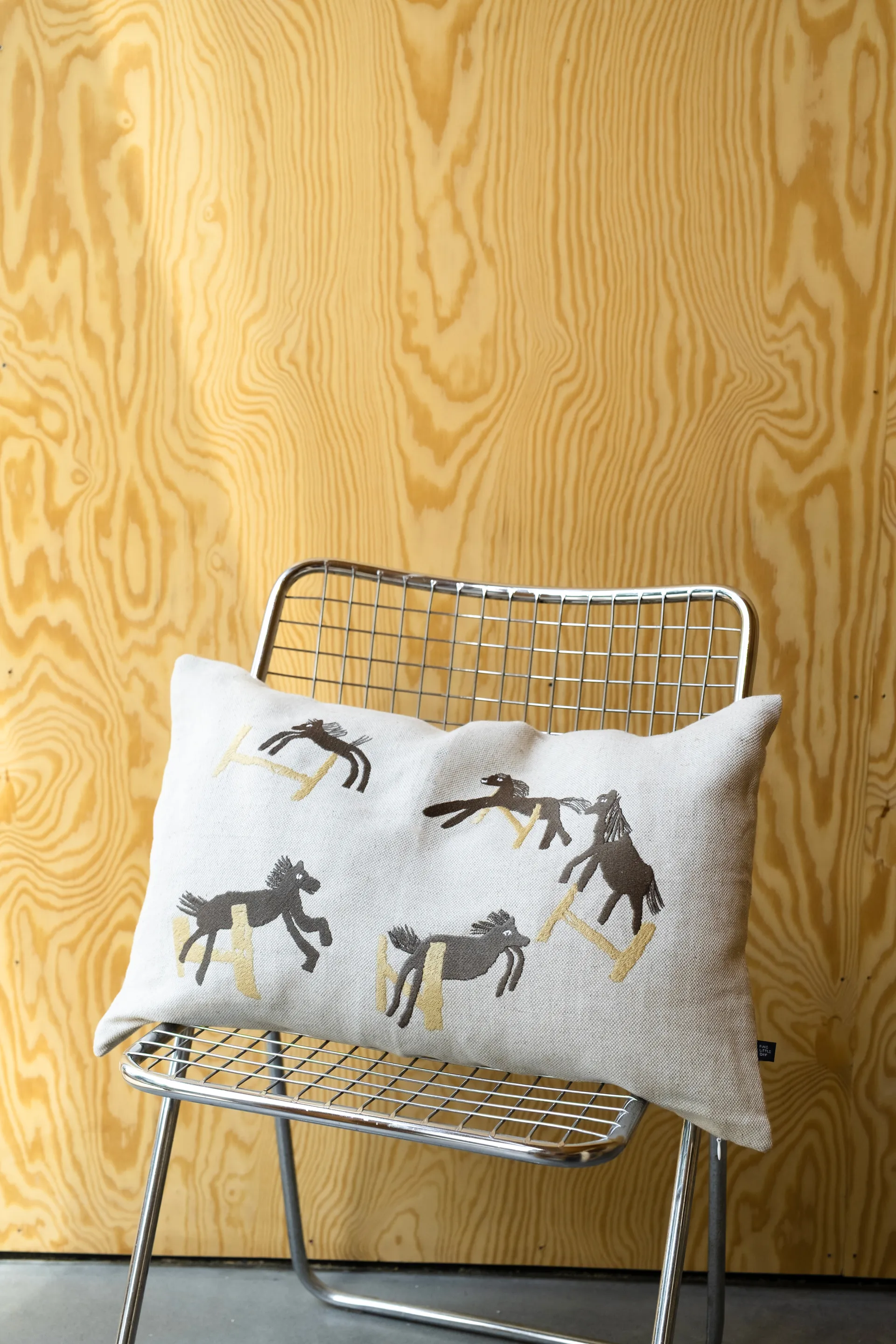 Jumping horse kuddfodral 38x58 cm, Natur Fine Little Day