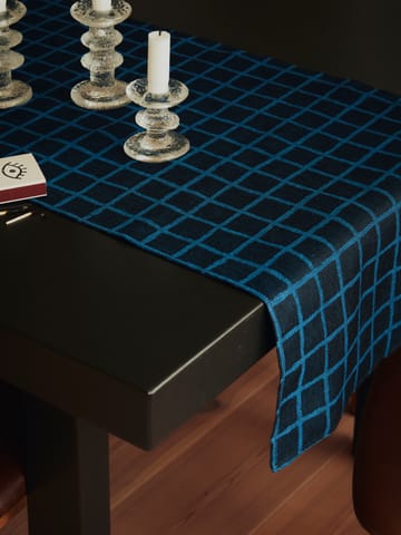 Rutig jacquardvävd bordslöpare 45x150 cm - Blue-black - Fine Little Day