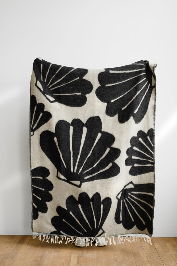 Snäcka pläd 130x190 cm - Coal-Beige - Fine Little Day