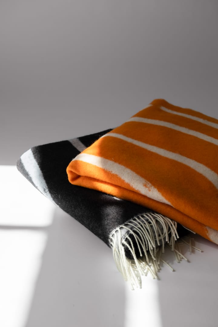 Sofia Lind ullpläd 130x190 cm - Orange/Off white - Fine Little Day