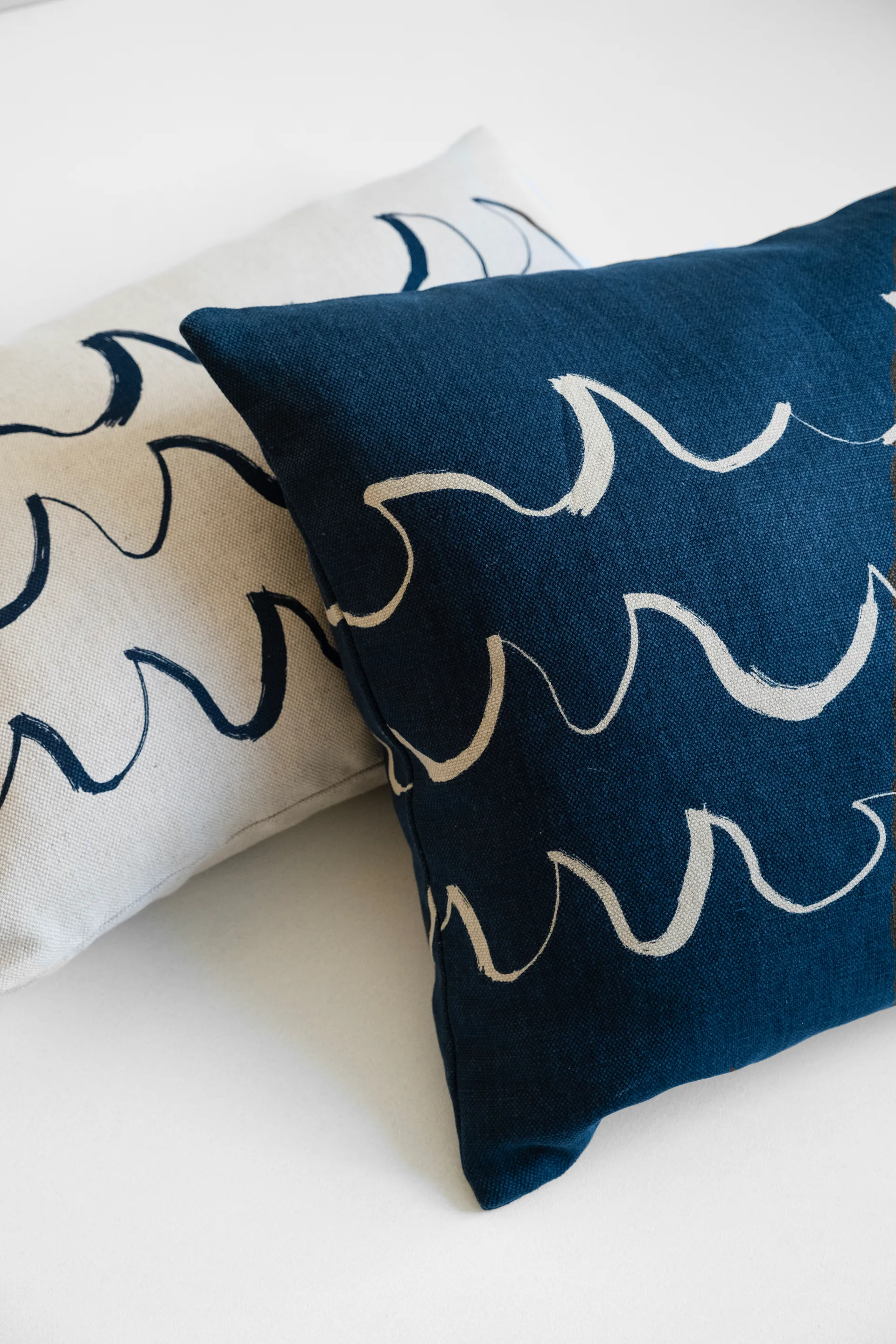 Wave kuddfodral 48x48 cm, Blue Fine Little Day