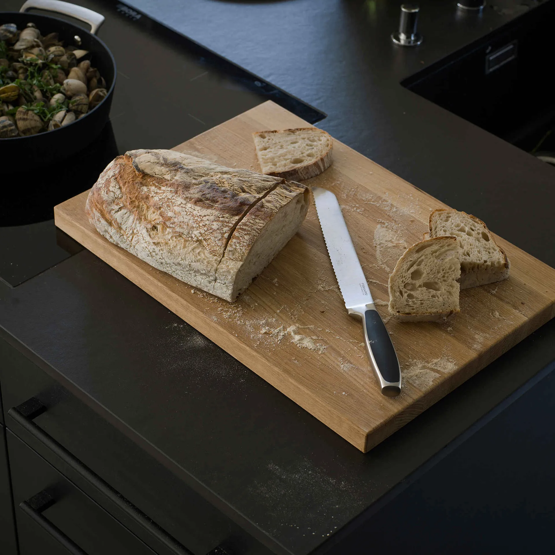 Royal brödkniv, 23 cm Fiskars