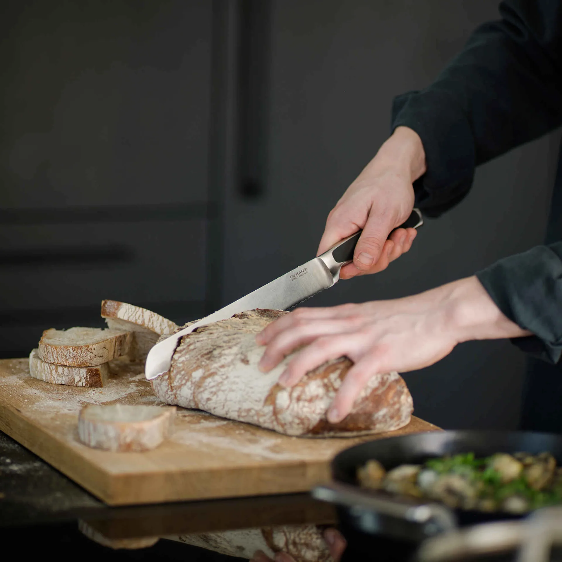 Royal brödkniv, 23 cm Fiskars