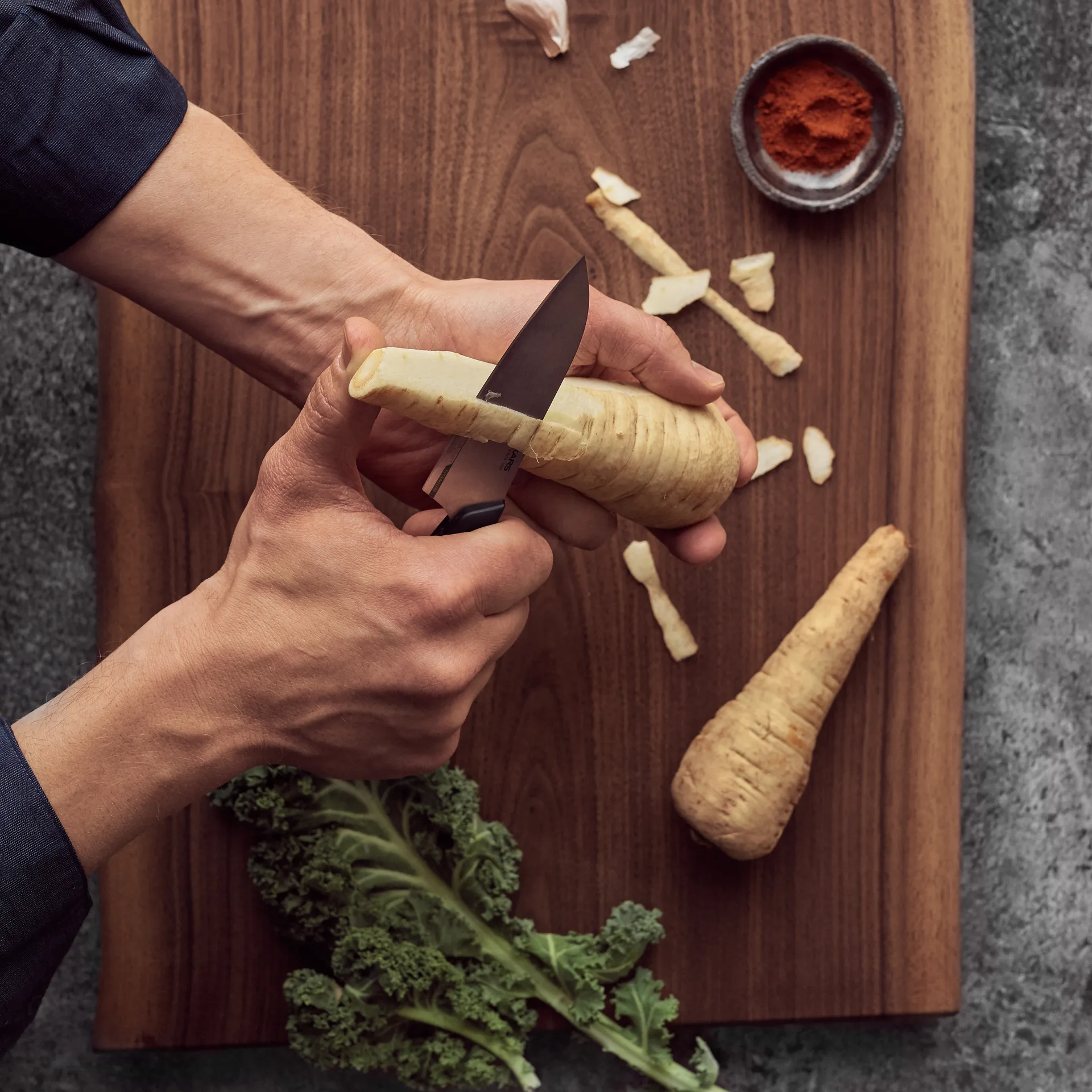 Titanium grönsakskniv 10 cm, Svart Fiskars