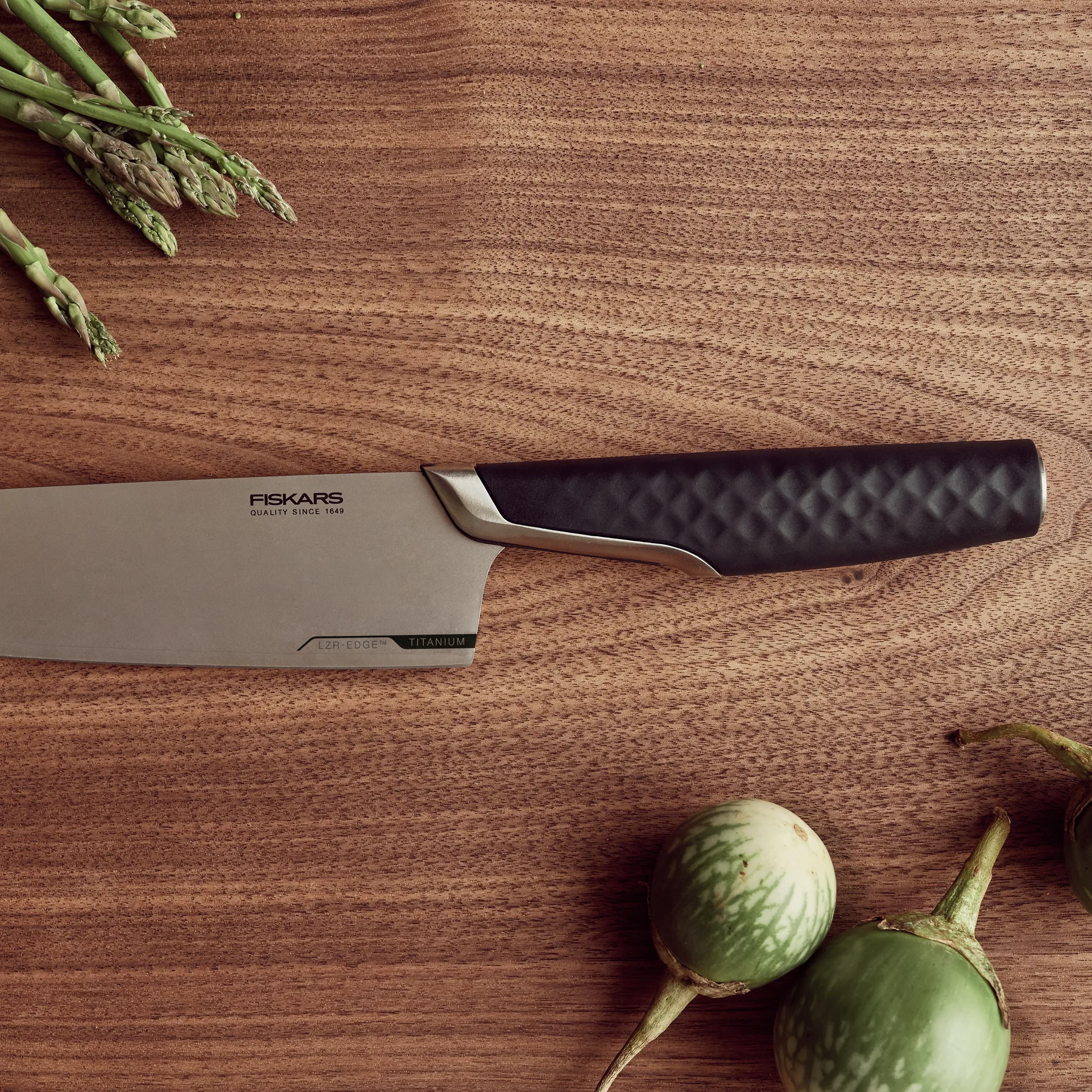 Titanium kockkniv 20 cm, Svart Fiskars