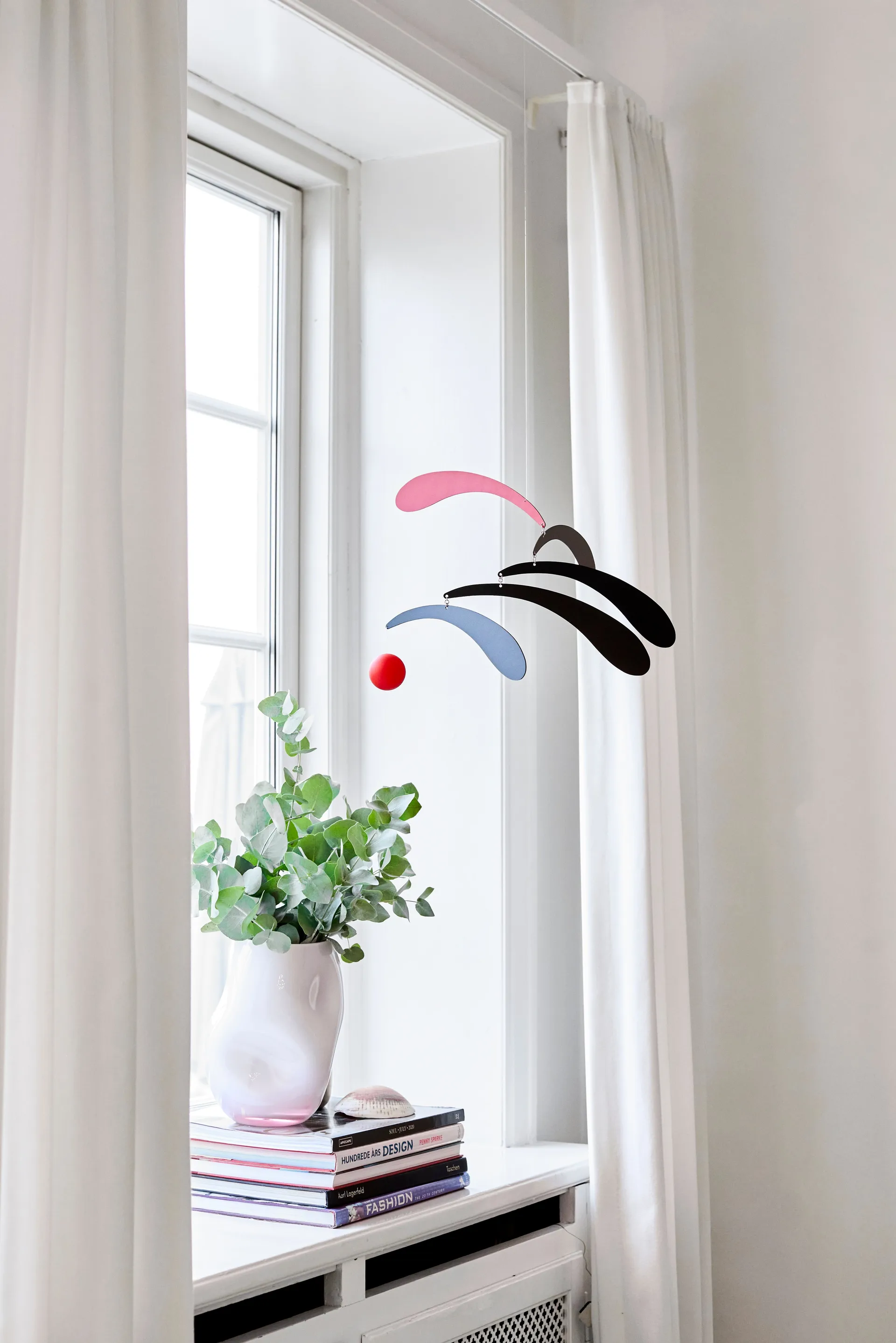 Flowing Rythm mobil, röd Flensted Mobiles