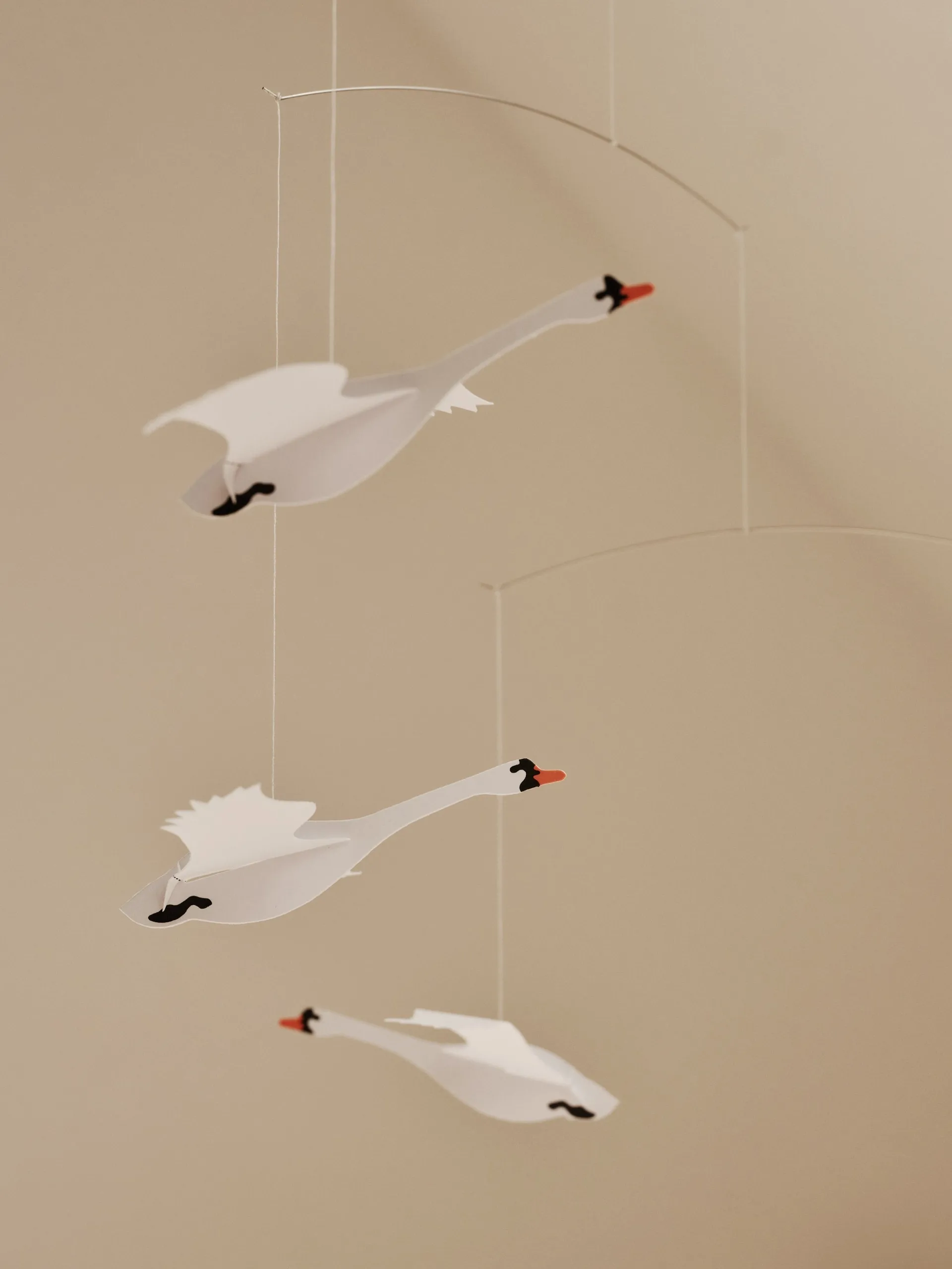 Scandinavian swans mobil, multi Flensted Mobiles